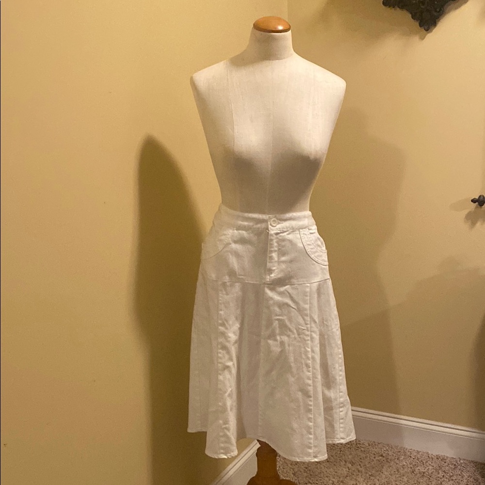 Elegant White Women's Skirt